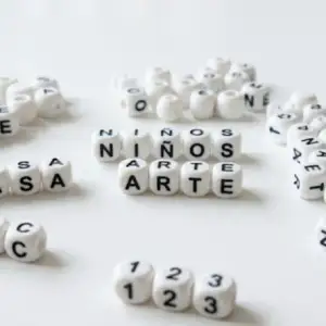 Alphabet & Numbers Bead Kit: Create Your Story / Kit de Cuen