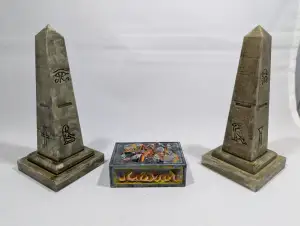 Obelisk with symbols - supportless D&D scenery