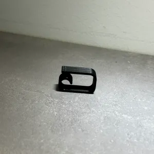 Simple Under Desk Cable Clip | Kabelclip unterm Tisch