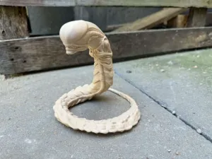 Alien Chestburster attacks