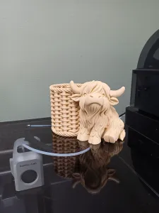 Highland Cow Pen Holder