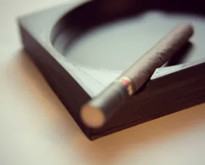 煙灰缸 ashtray