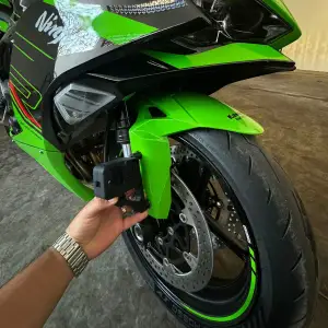 ZX6R GoPro Fender stand