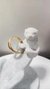 Otter Ring Holder