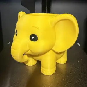 Cute Elephant Planter w/ drain hole