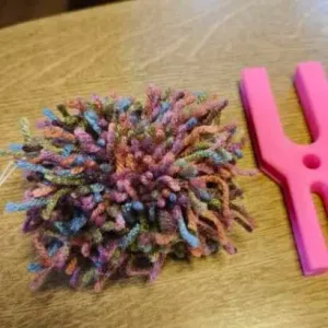 Pom-Pom Maker Tool