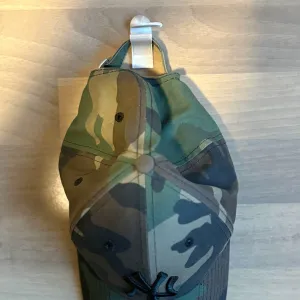Cap hook, organise your caps