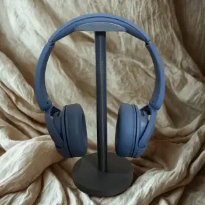 Headphone stand - Elegant and functional
