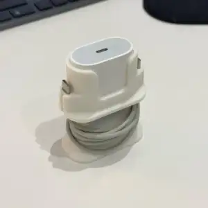 Organizador Cargador Apple ESP / Charger Organizer