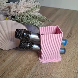 wavy microphone stand holder