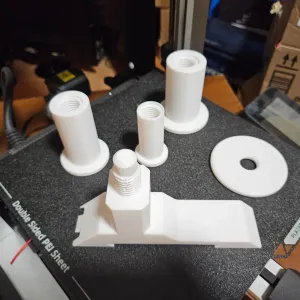 Interchangeable external spool holder for CFS Hi overhead (M