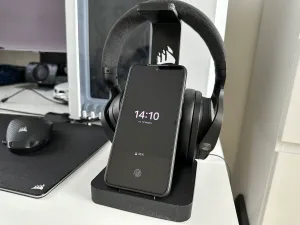 Headphone / headset / phone stand with Corsair logo