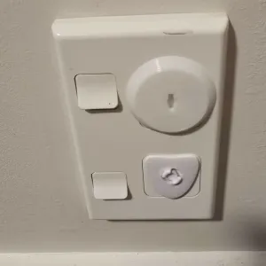 Power socket safety plug (AU_NZ) & key