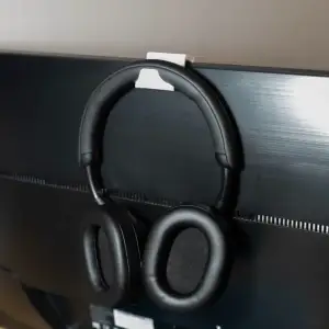 Headphones monitor holder (made for Sony XM5 and others)