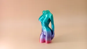 性感的瑜伽女生雕塑