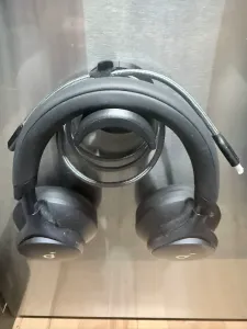 Magnetic Hanger for Headphones