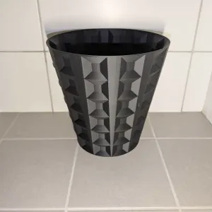 Spiral vase trash can