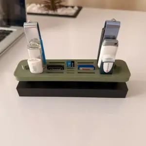 USB Flash Drive, SD Card, MicroSD Holder