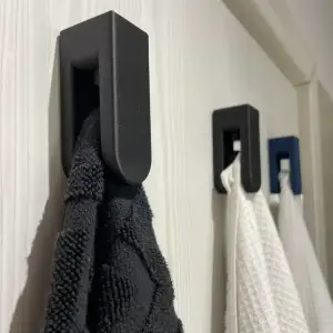 Autoblocked Hanger