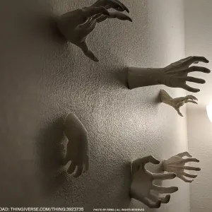 creep hands