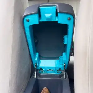 Nissan Almera N16 Armrest Hinge Replacement