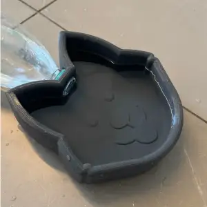Husky Head Hydrator – Portable Pet Water Bowl