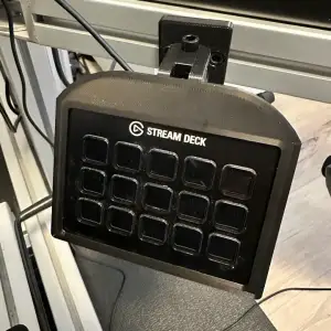 STREAM DECK HOLDER ORIENTABLE