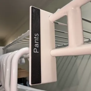 Single rod closet hanger divider with Cullenect labels
