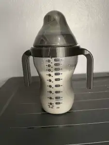 Baby bottle handle suitable for Tommee Tippee baby bottles