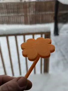 * Saint Patrick's Day * Posable Four Lucky Leaf Clover