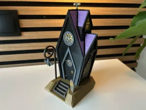 Creepy Halloween Coffin Fairy-House // Gruseliges Halloween Sarg-Häuschen