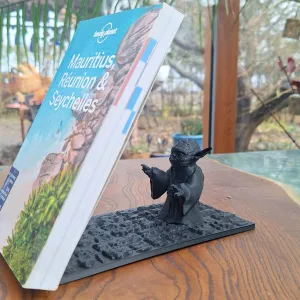Star wars Yoda book holder