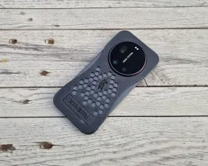 Xiaomi 17 Ultra 'SlimSkin' Case with Flip-Out Stand