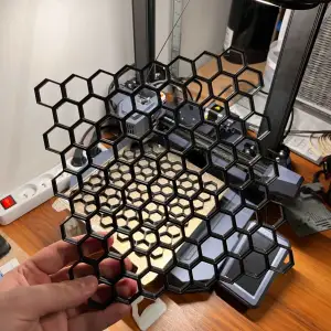 Honeycomb storage wall for Creality CR-10 SE
