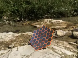 HexDish SignalBoost: Amplify Your Phone Signal Outdoors