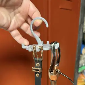 Belt cabinet holder