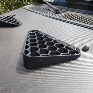 Hood scoop vent