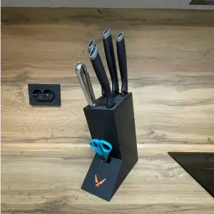 Knife holder