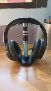 Soporte para auriculares Sable Laser