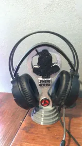 HITACHI UCHIHA HEADSET STAND