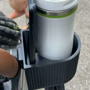 Cybex holder with patterned wall