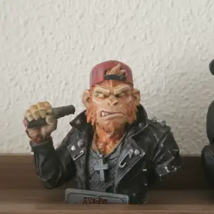 busto mono