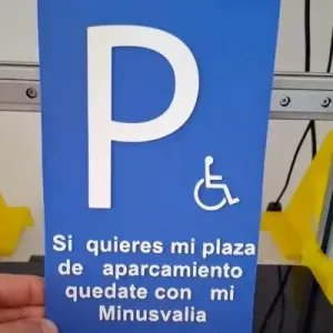 cartel para parking minusvalidos