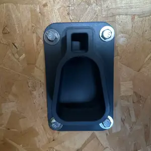 CCV Charge Plug Wall Mount