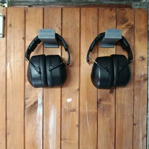 Casque anti bruit support mural avec vis caché