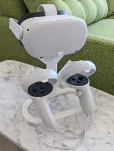 Quest 2 Vertical Stand