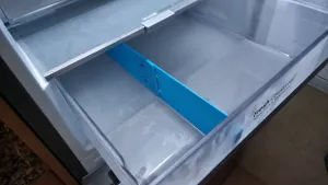 Refrigerator drawer divider