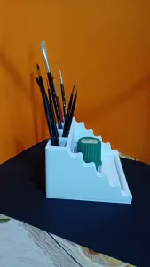 Brush holder for painters