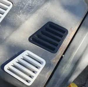 lancia delta hood air vent