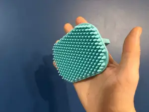 Cat brush-masage